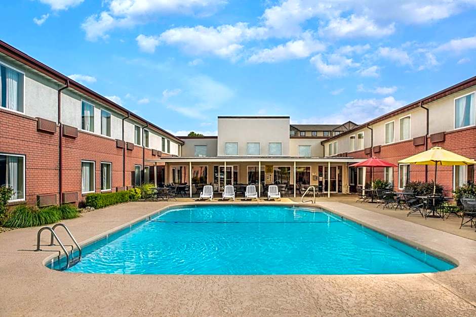 THE BRANSINN Entertainment District