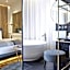 Roomers Munich, Autograph Collection by Marriott