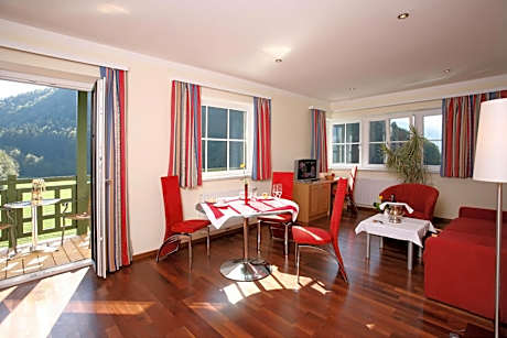 Suite with Lake View