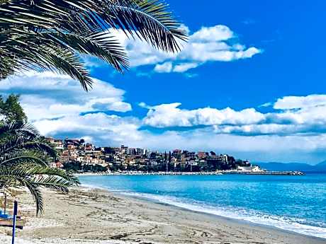 Theoxenia Paralio Astros