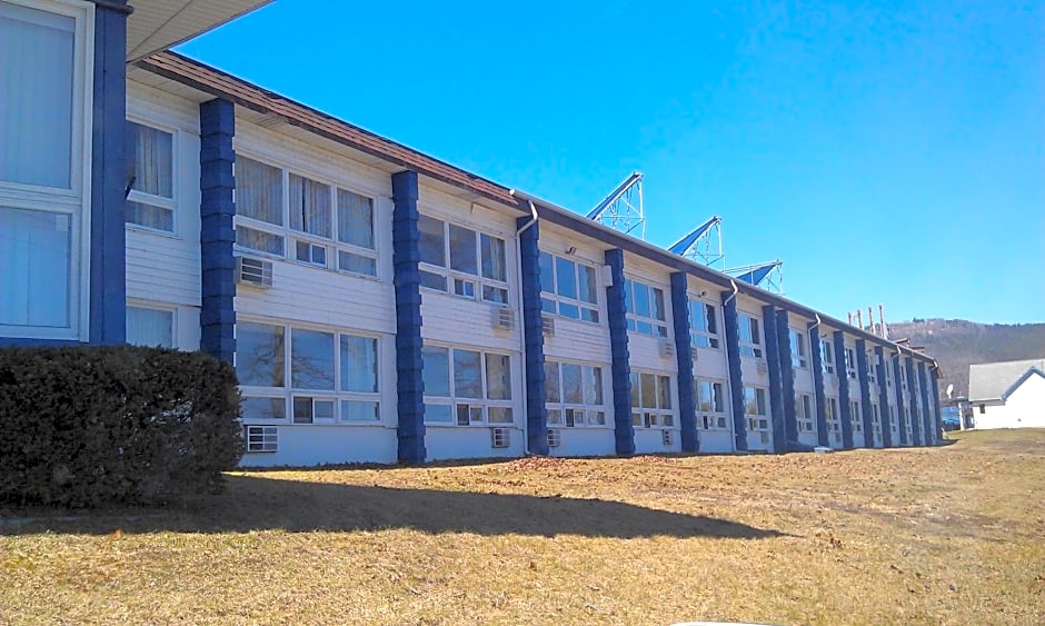 Travelodge by Wyndham Lake George NY