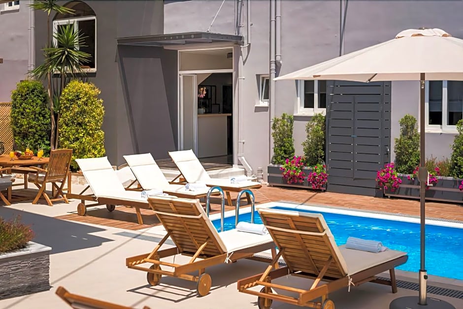 Sun Ray Luxury Aparthotel