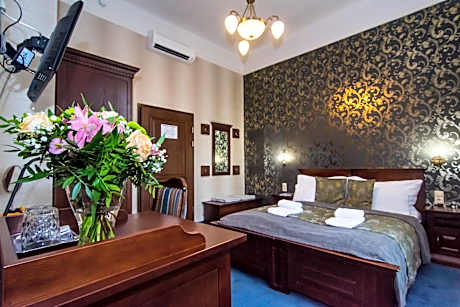 Superior Family Room