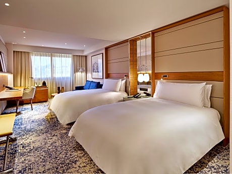 2 Twin Classic Club Lounge Access