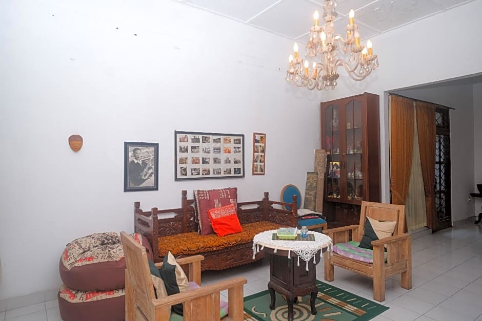 RedDoorz @ Griya Cemara Homestay Yogyakarta