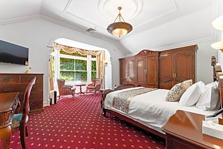 King Room with Spa Bath