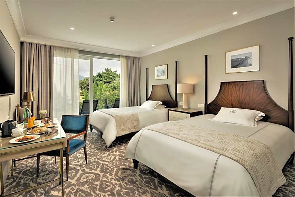 Royal Blue Hotel