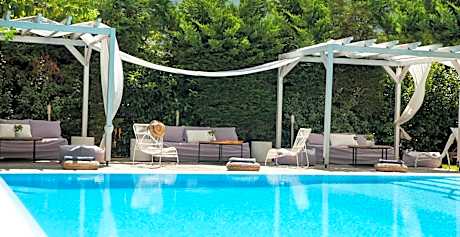 Sea View Cityscape Hotel