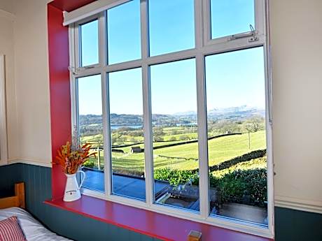 3 Bed Double Private Room Shared Bathroom