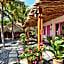 Pinkcoco Bali Hotel - Adults Only