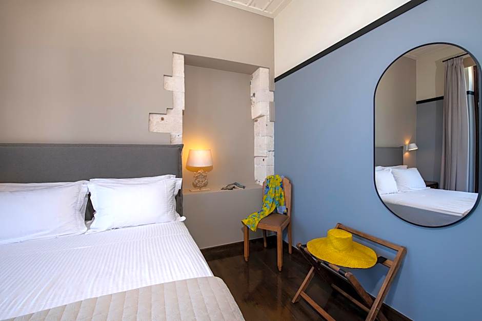 Mosaic Venetian Harbour Suites