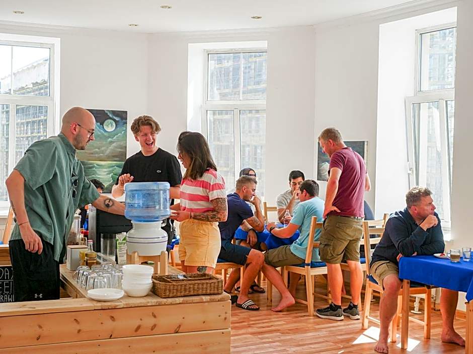 Cinnamon Sally Backpackers Hostel