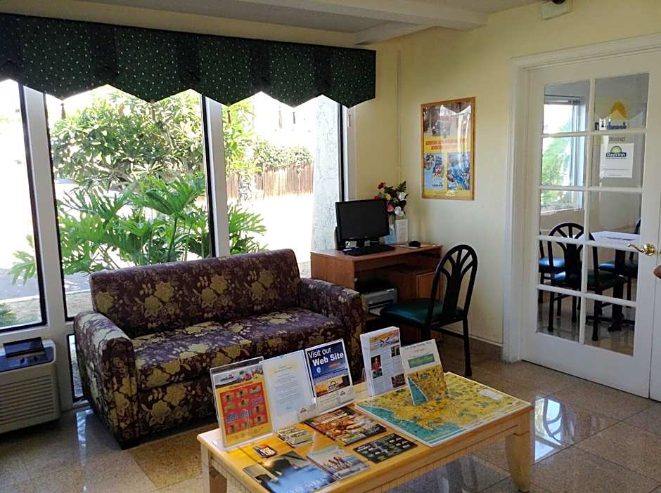 Days Inn by Wyndham Oceanside