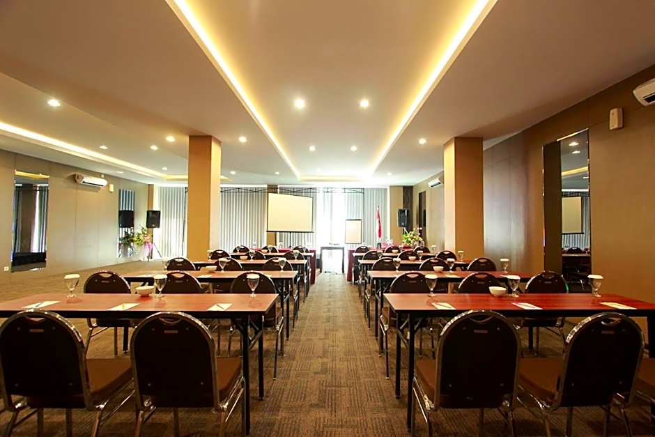 Viva Hotel Kediri Azana Hotels Collection