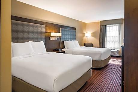 2 QUEEN BEDS-NON SMOKING