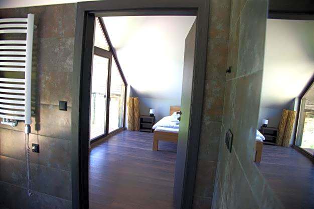 Szumny Dwór - pokoje z łazienkami