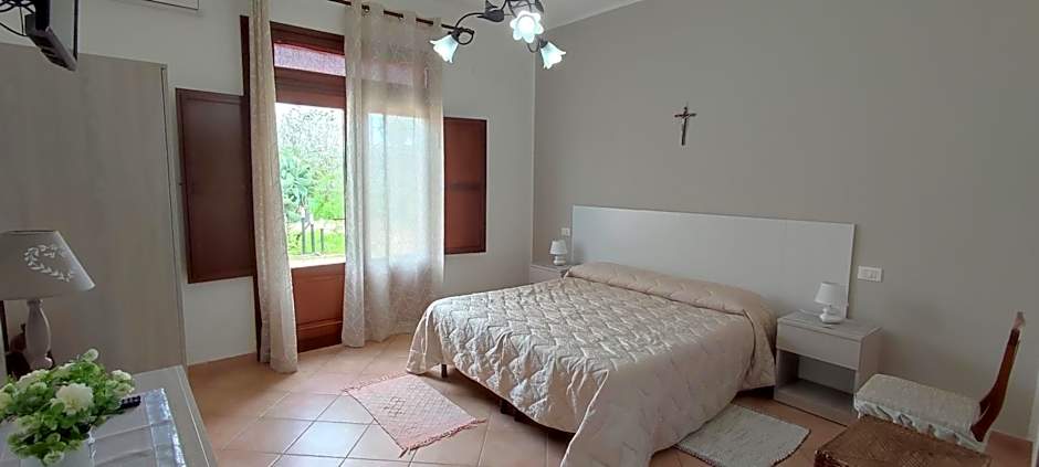 Photo 1 of 19 of 1 Double Bed or 2 Beds