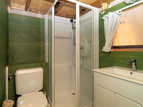 Air Lodge (pet allowed with extra fee)