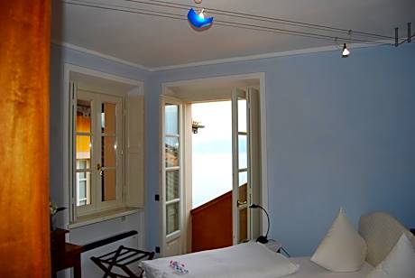 Double Room with Lake View