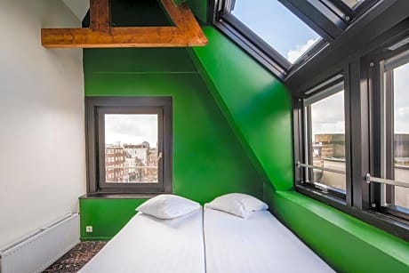 Twin Room - Shared Facilities