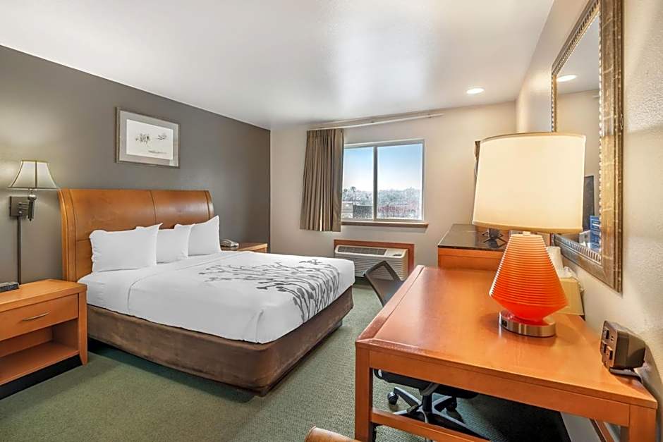 Colstrip Inn & Suites