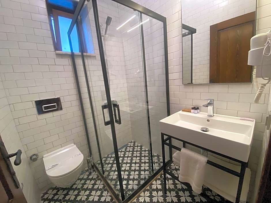 Dionysos 1789 Boutique Hotel