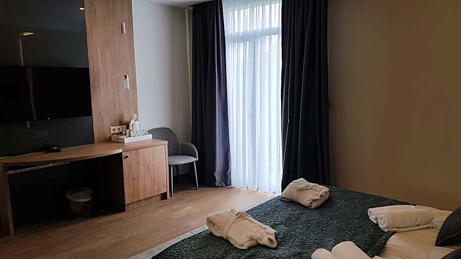 Hotel Zena Beauty & Shopping Center