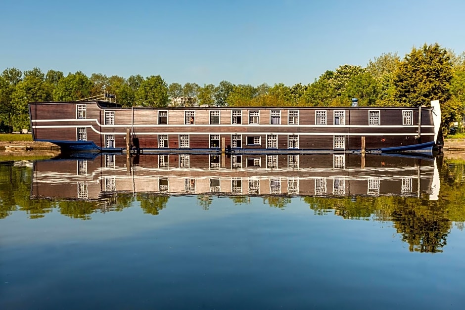 Boat Hotel De Barge