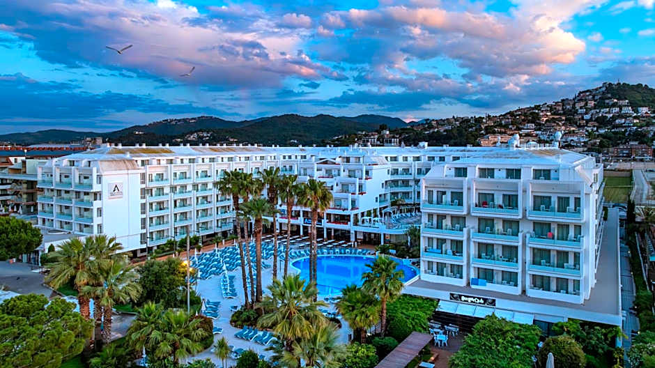 Aqua Hotel Aquamarina & Spa