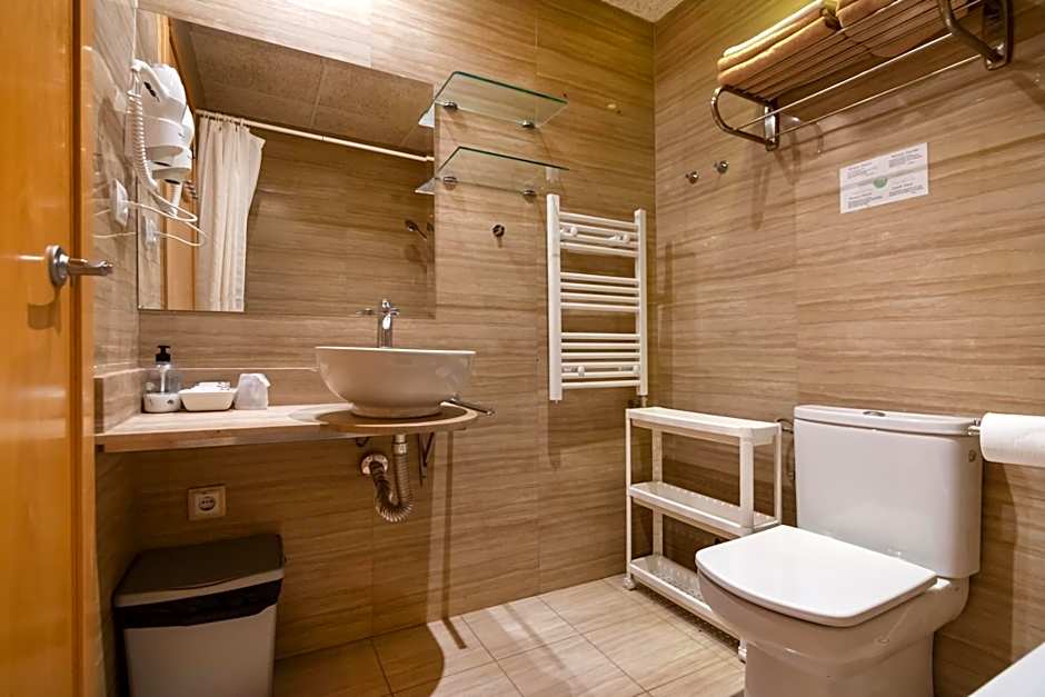 Hostal House