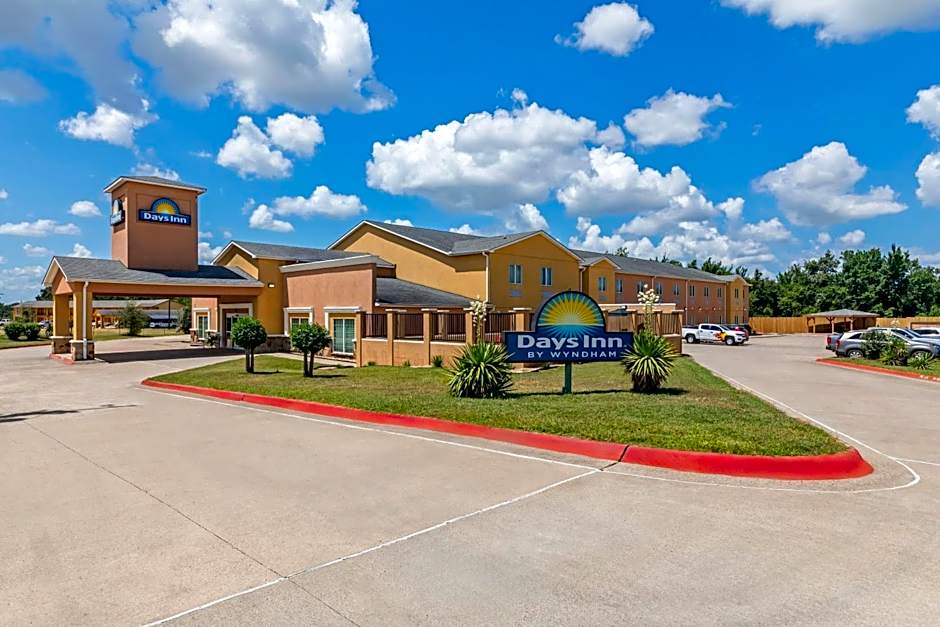 Days Inn by Wyndham Rockdale Texas
