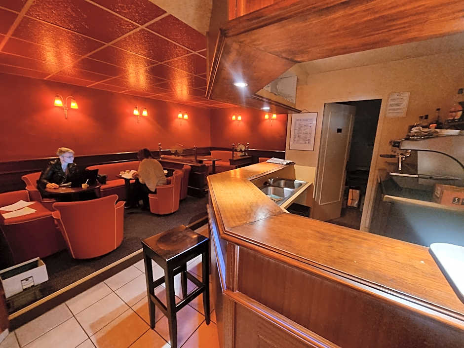 Logis Hotel Sully le Chateau