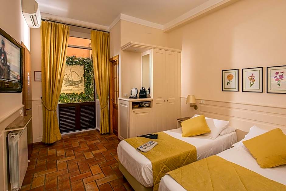 Aenea Superior Inn