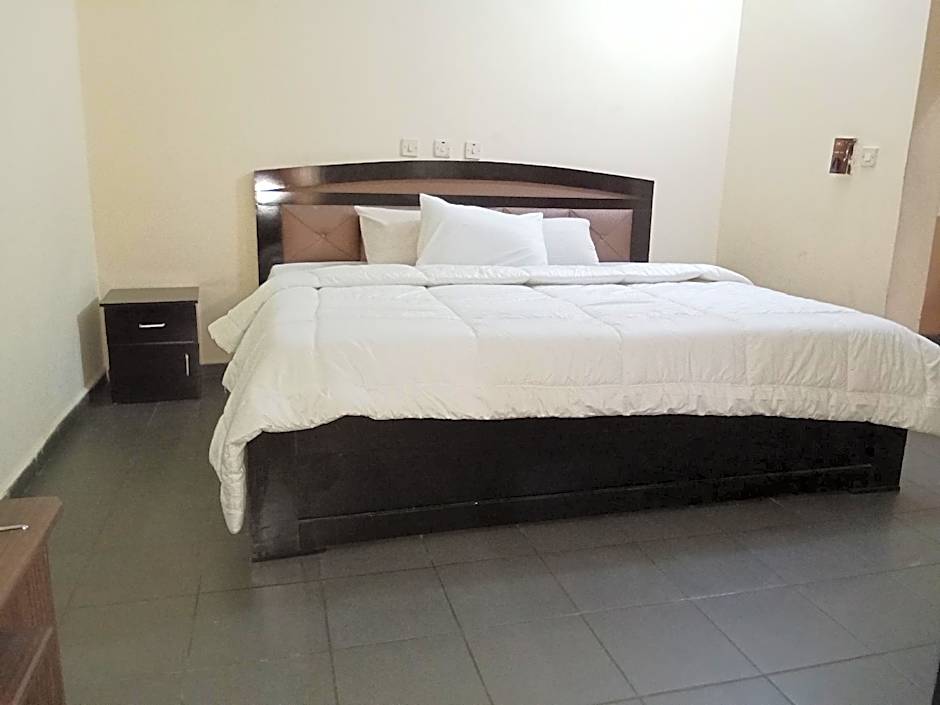 Dreamland Suites