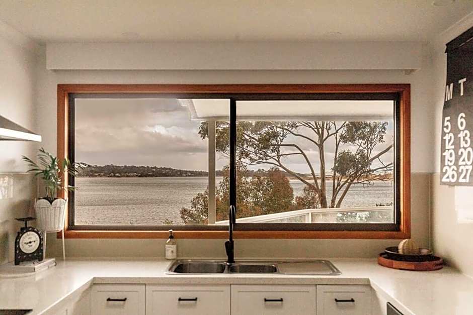 Seagrass Coastal Retreat with direct beach access