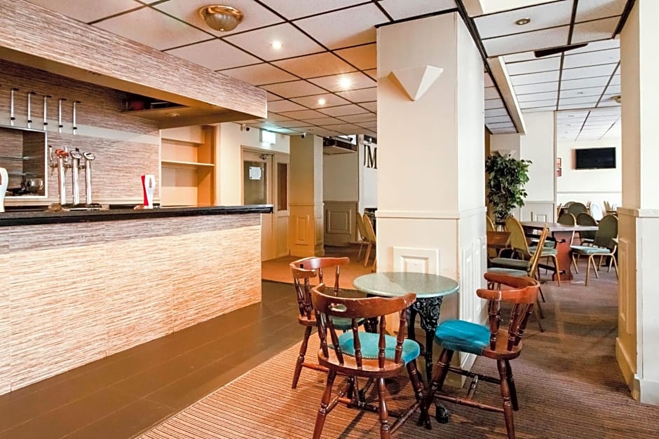 OYO The Contractor Hotel