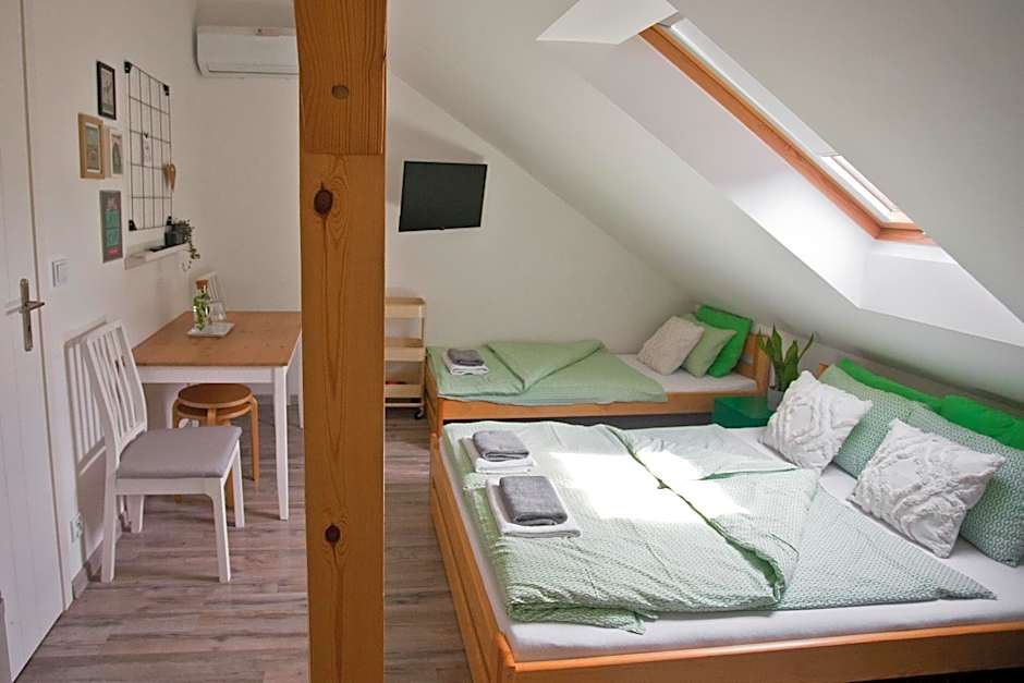 Foto 1 daripada 48 — Quadruple Room