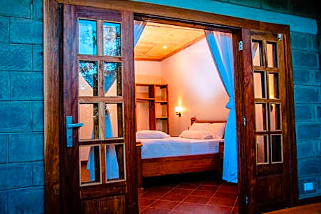 Babylon Lodge