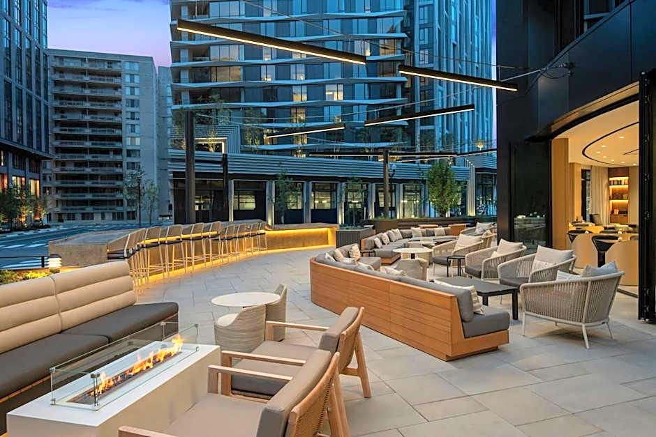 AC Hotel by Marriott Arlington National Landing