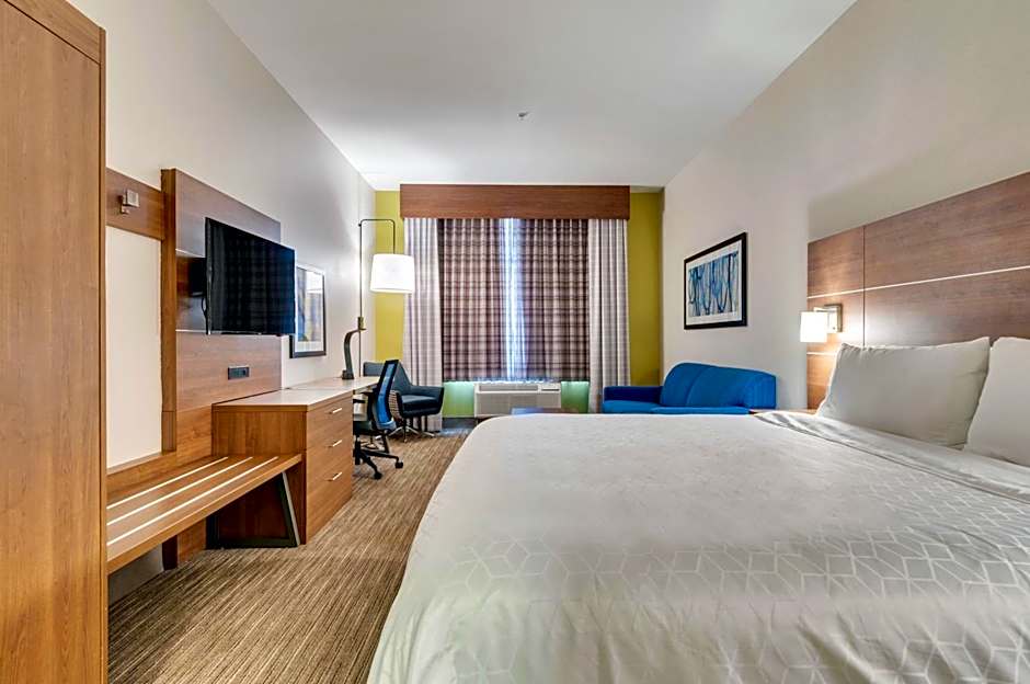 Holiday Inn Express Hotel & Suites Lake Elsinore By IHG
