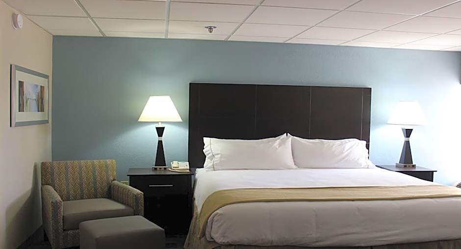 Holiday Inn Express Forsyth By IHG