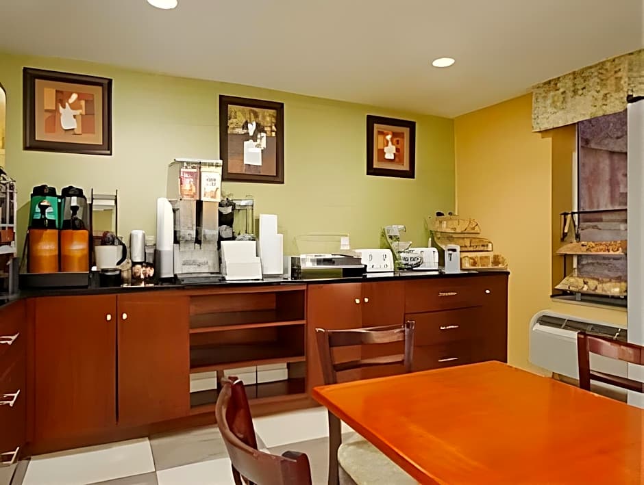 Days Inn Long Island City – New York, NY