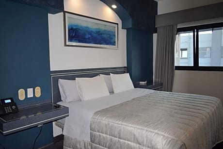 Superior King Room with Air Conditioning