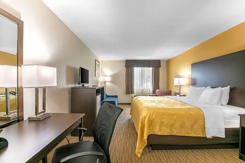 Photo 1 of 4 of 1 King Bed Suite