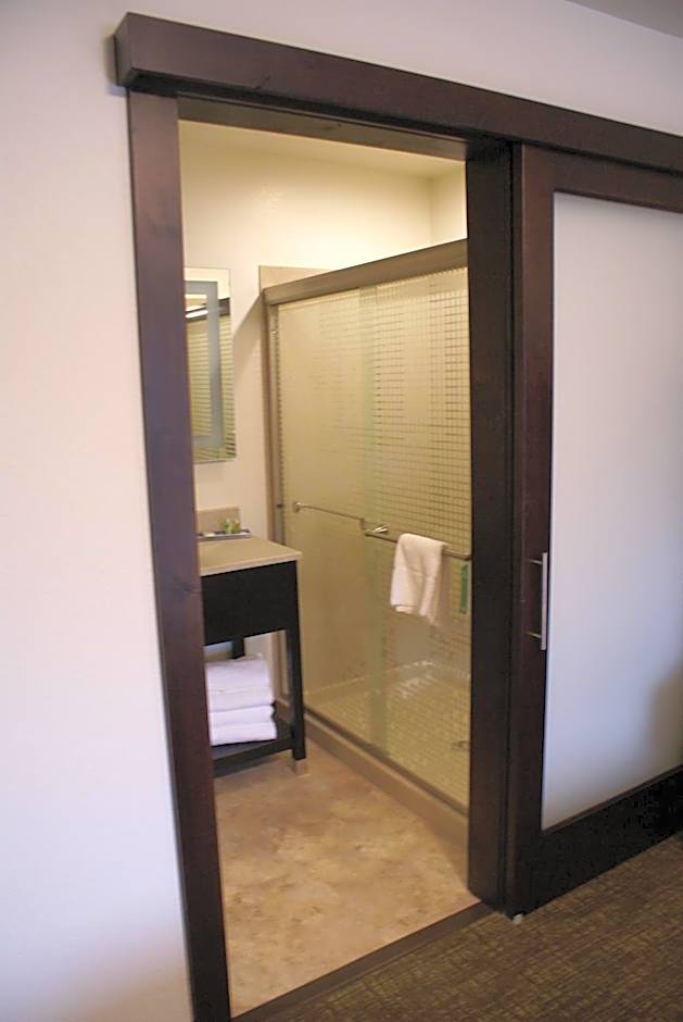 Baorders Inn and Suites by Cobblestone Hotels-Syracuse