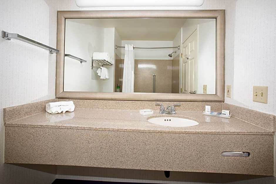 Holiday Inn & Suites Goodyear - West Phoenix Area By IHG