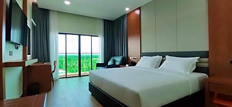 Premier King with Balcony