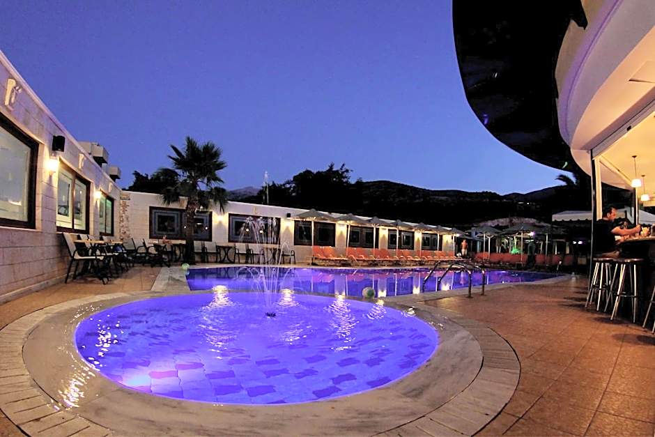 Bella Elena by Estia