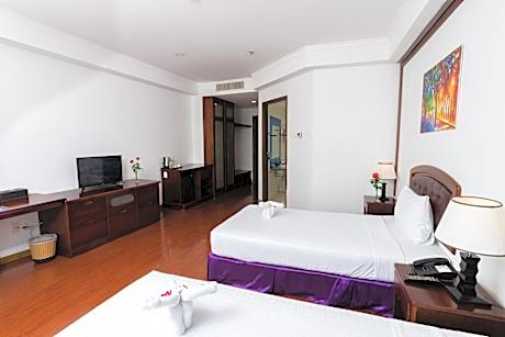 Deluxe Twin Room with Ocean View
