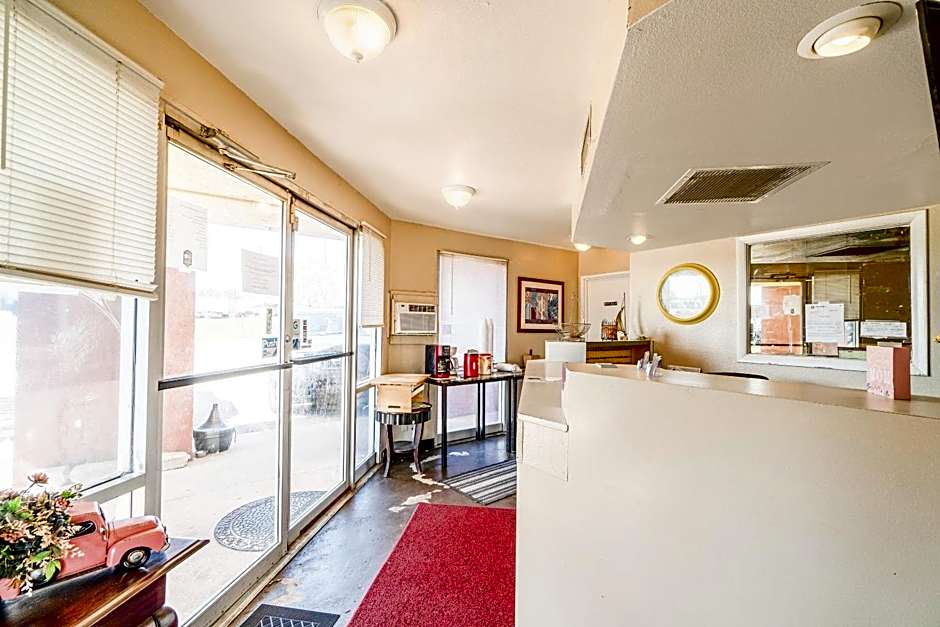 Castle Inn & Suites By OYO Chickasha